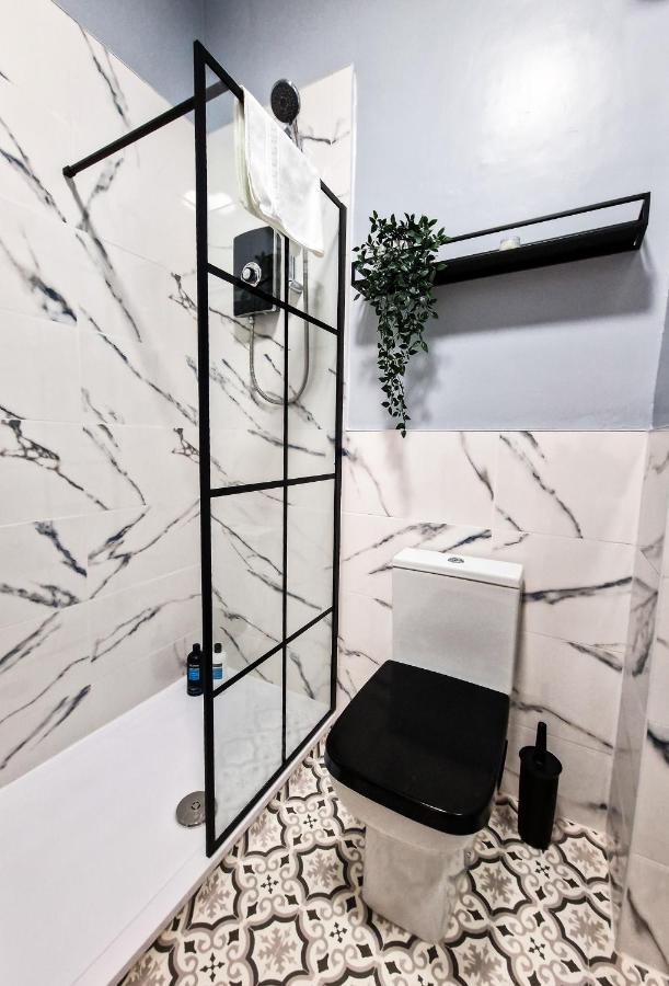 Апартаменты And Comfy 1 Bedroom Apartment! *