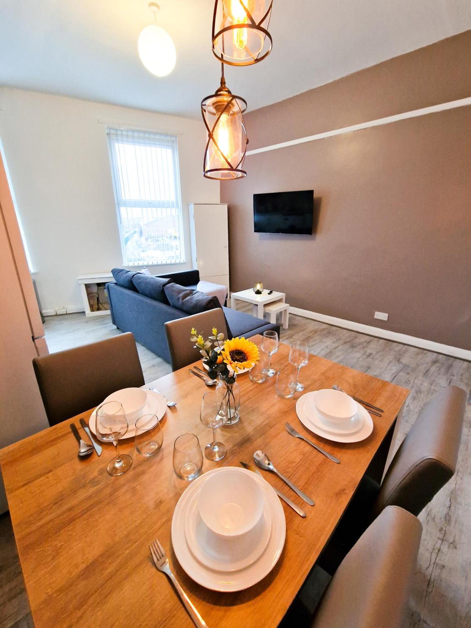 And Comfy 1 Bedroom Apartment! Liverpool